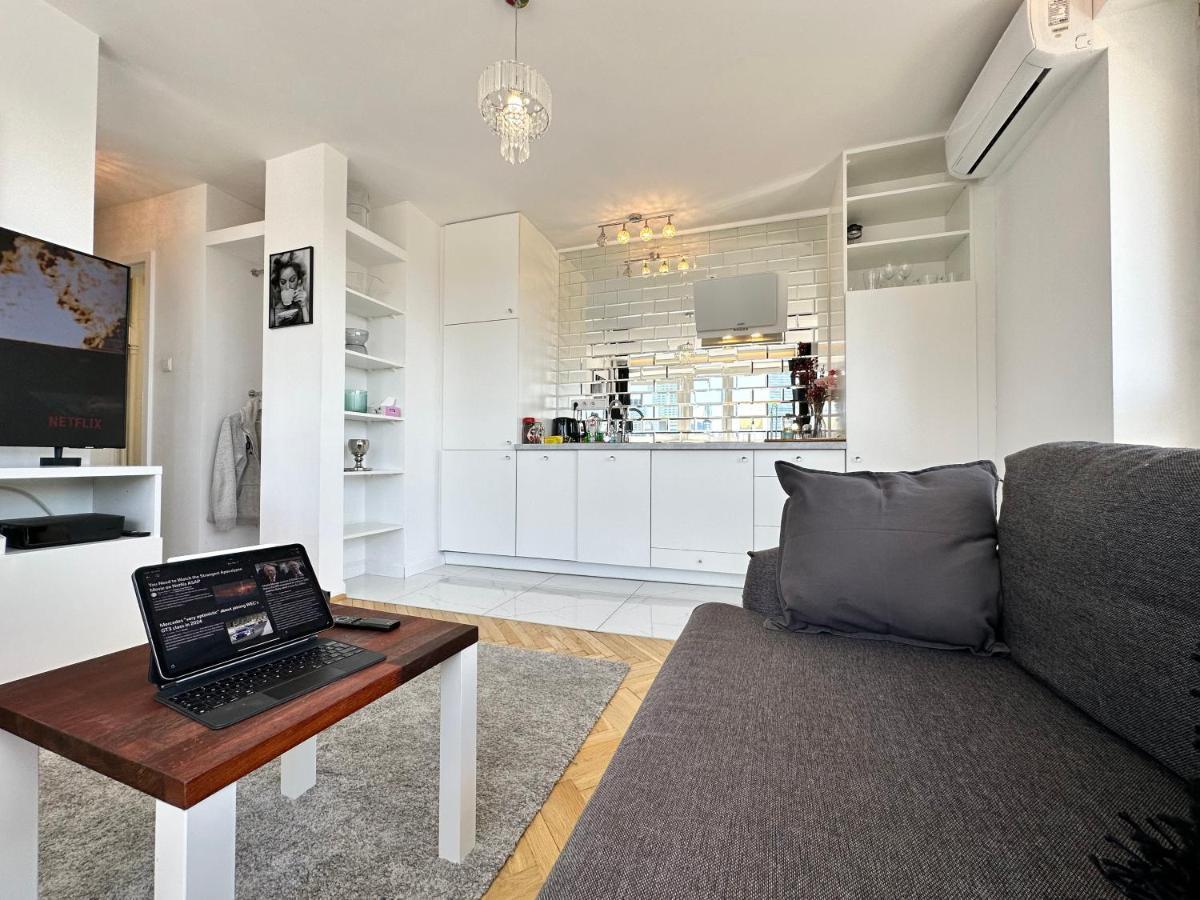 Platinum Metro X2 Wifi 350 Mbs Netflix Hbo Appletv Apartment Warsaw Exterior photo