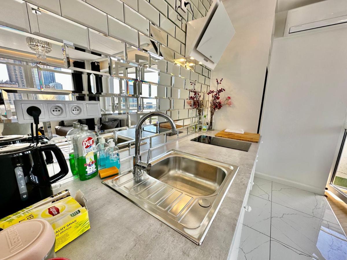 Platinum Metro X2 Wifi 350 Mbs Netflix Hbo Appletv Apartment Warsaw Exterior photo