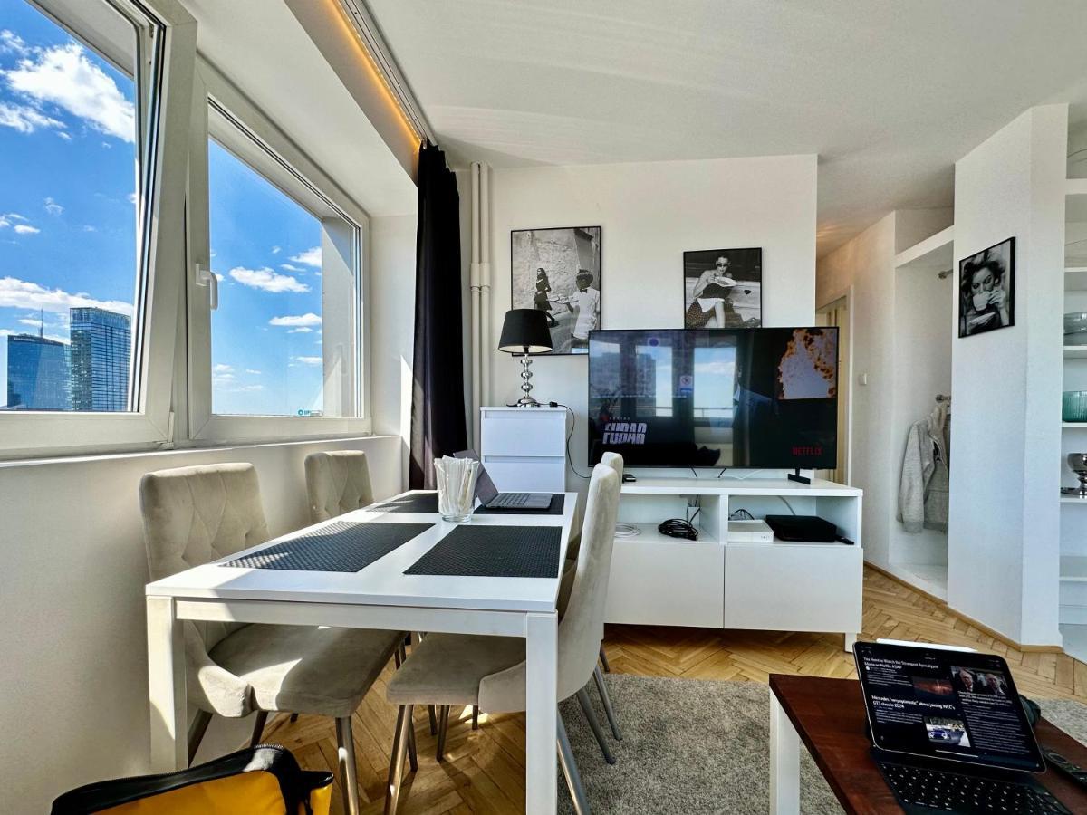 Platinum Metro X2 Wifi 350 Mbs Netflix Hbo Appletv Apartment Warsaw Exterior photo