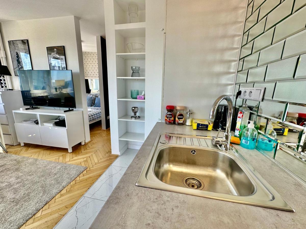 Platinum Metro X2 Wifi 350 Mbs Netflix Hbo Appletv Apartment Warsaw Exterior photo